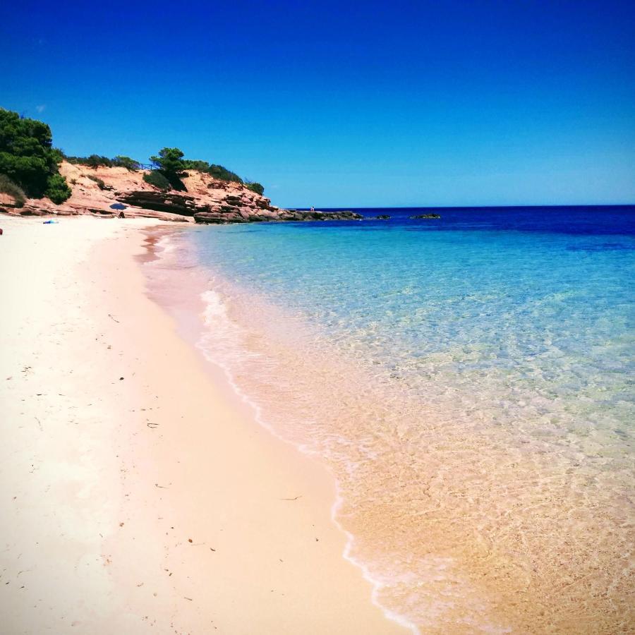 Oleandri Calaverde Sardegna Iun P1641 Pula Exterior foto