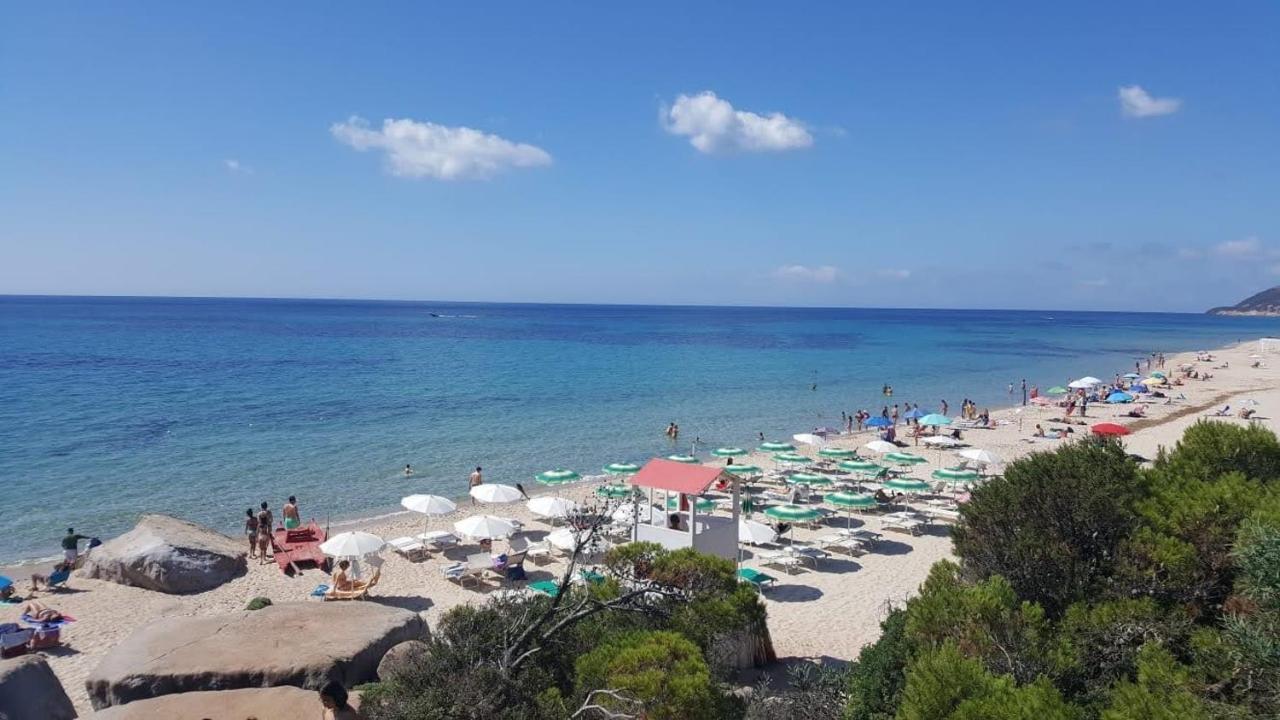 Oleandri Calaverde Sardegna Iun P1641 Pula Exterior foto